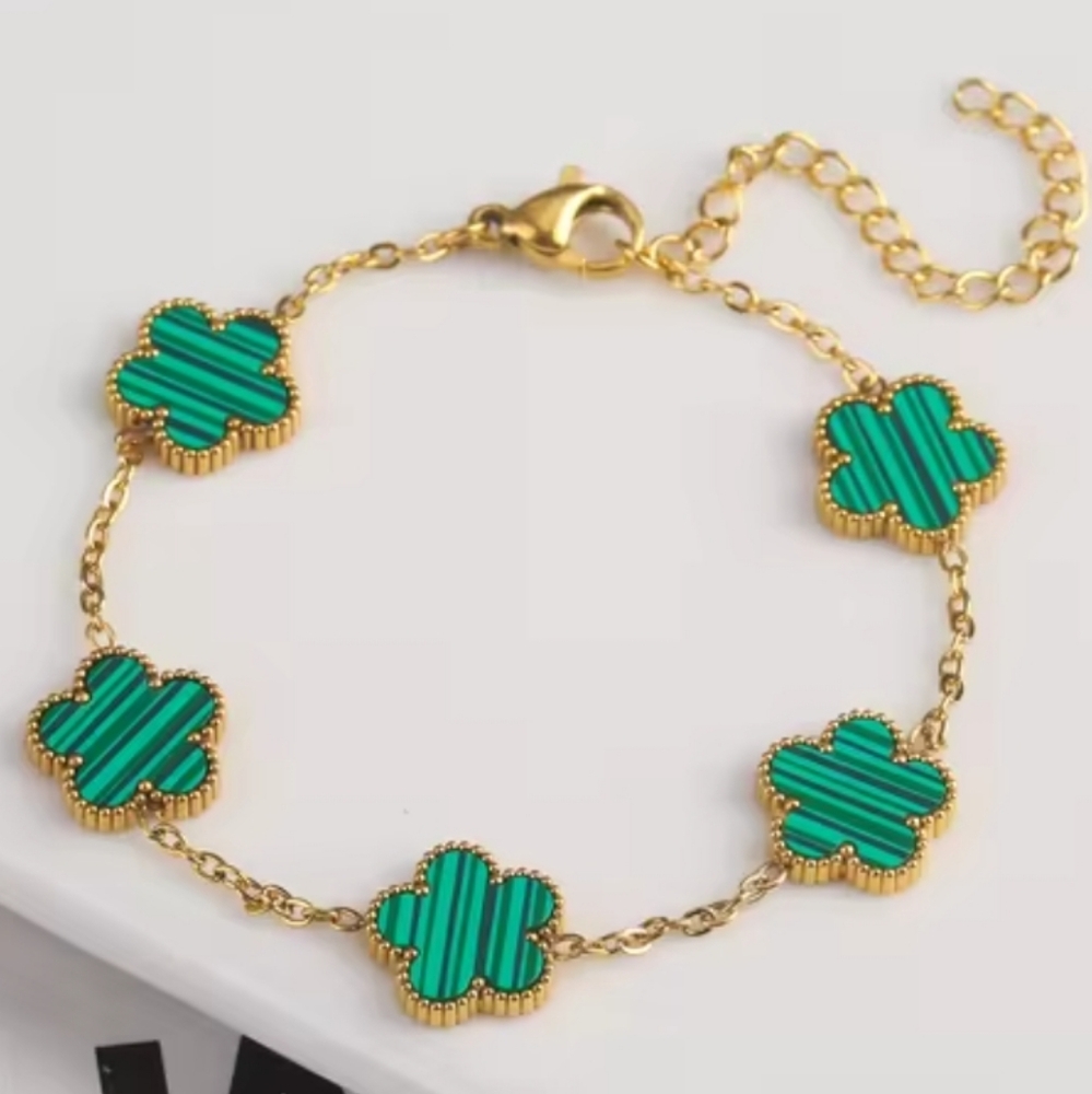 Clover Stainless Steel Gold Plated Elegant Bracelet. - Picture 8 of 8